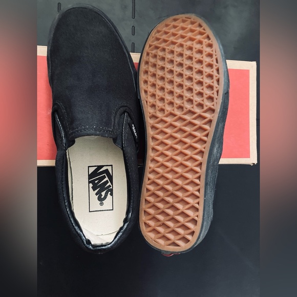VANS - THE CLASSIC SLIP-ON - All-Black - Size 6 - New condition! - Picture 3 of 5